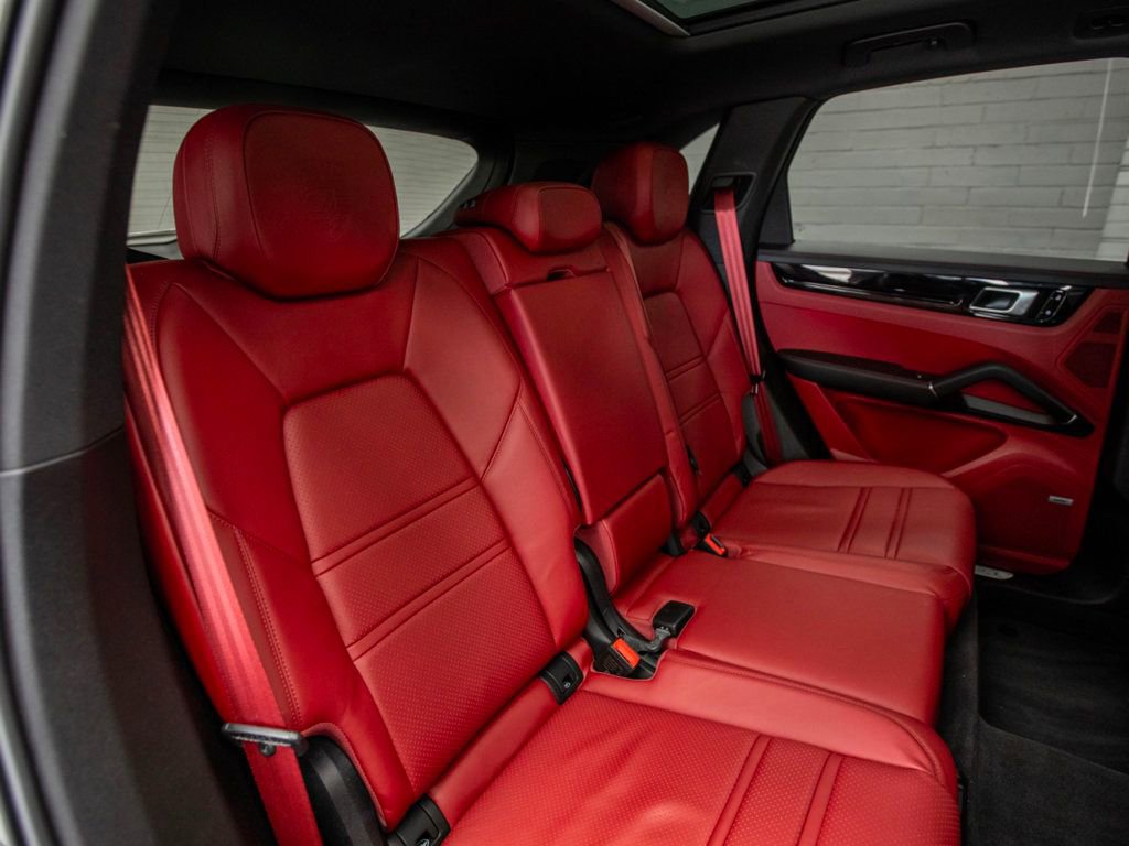 Used 2020 Porsche Cayenne S AWD/4WD image 30
