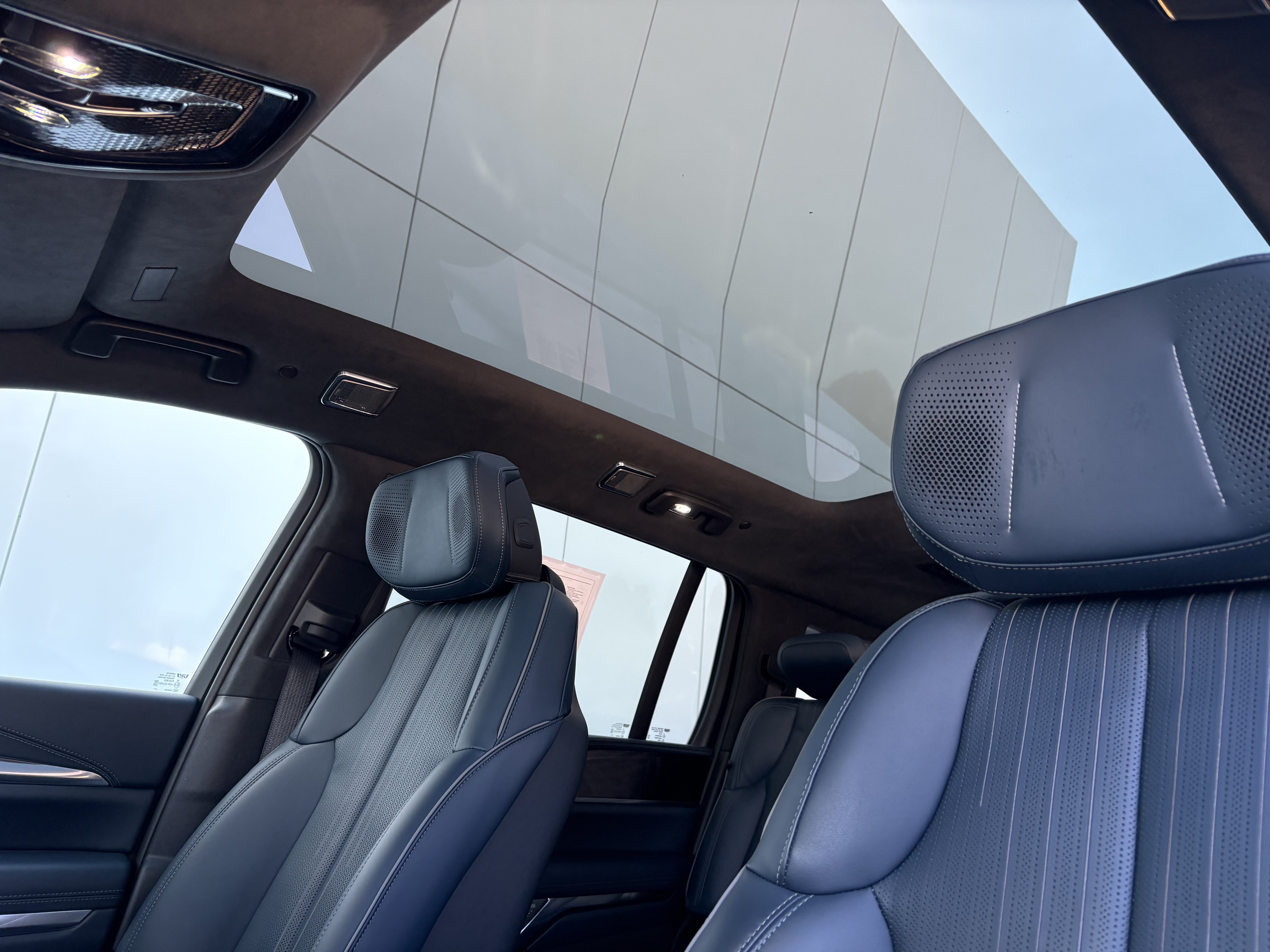 Certified 2025 Cadillac Escalade IQ Luxury 2 w/ LPO, Premium Carpet Package AWD/4WD image 17