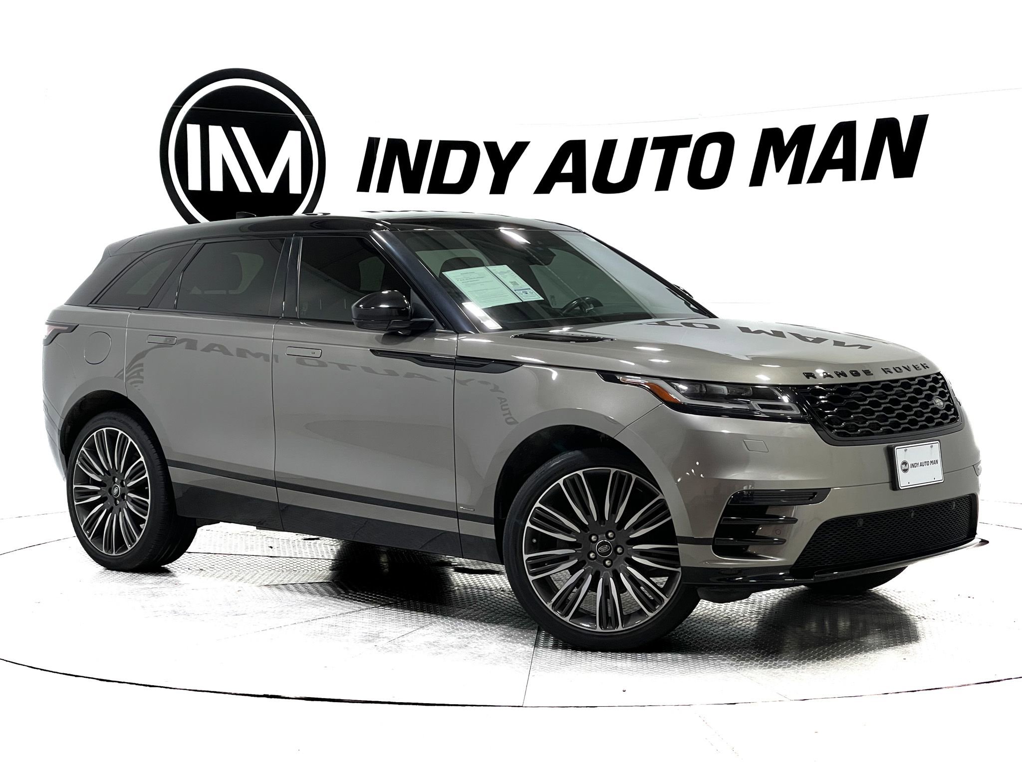 Used 2020 Land Rover Range Rover Velar R-Dynamic S image 2