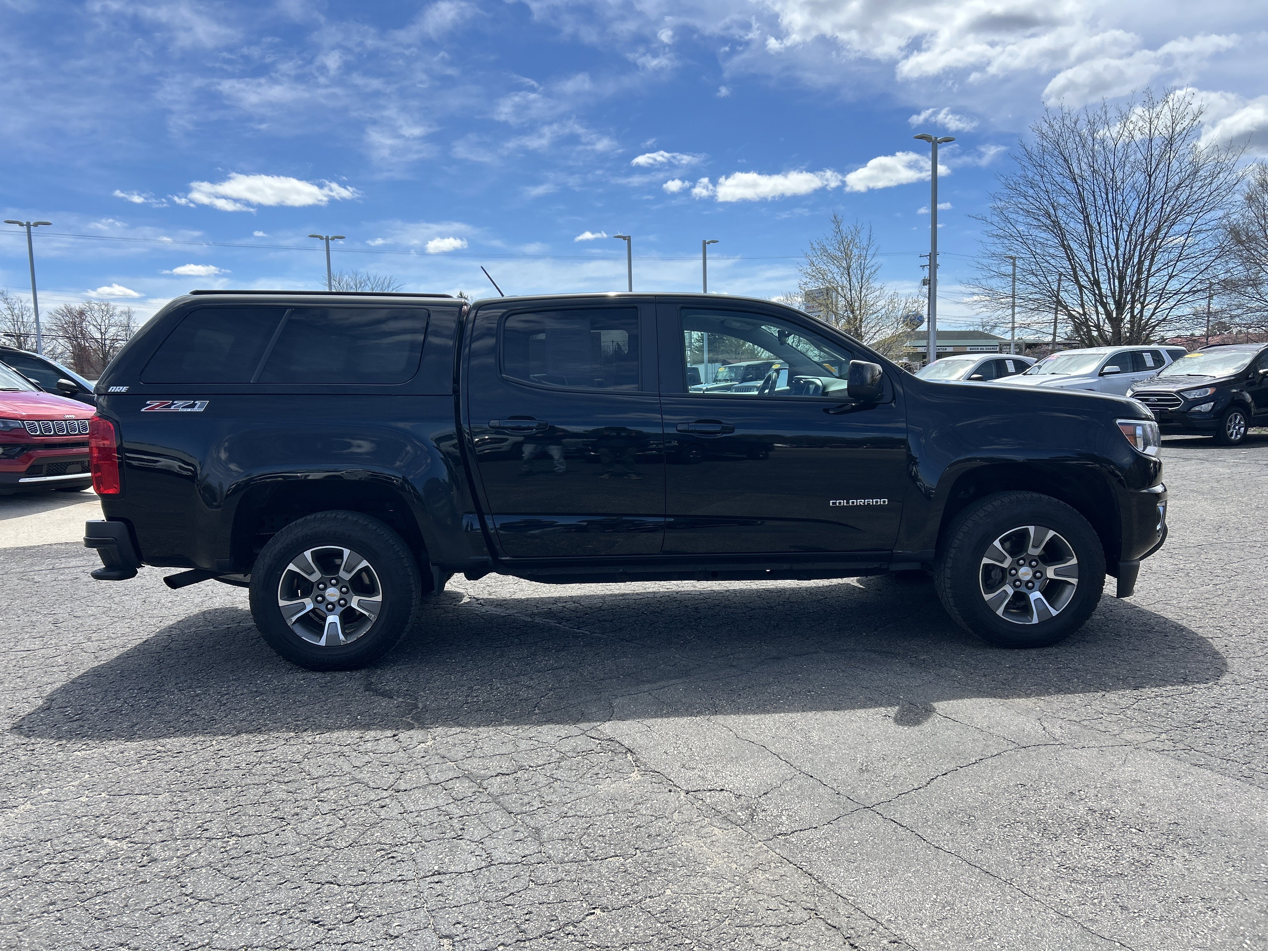 Used 2017 Chevrolet Colorado Z71 AWD/4WD image 2