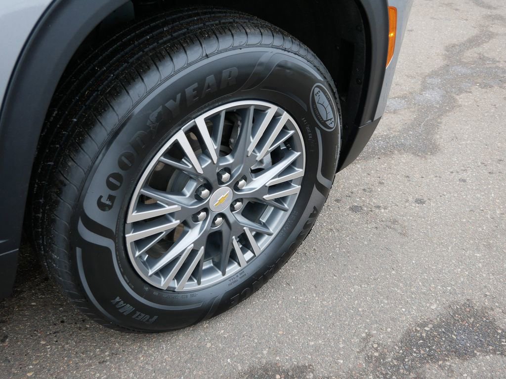Used 2024 Chevrolet Traverse LT image 9