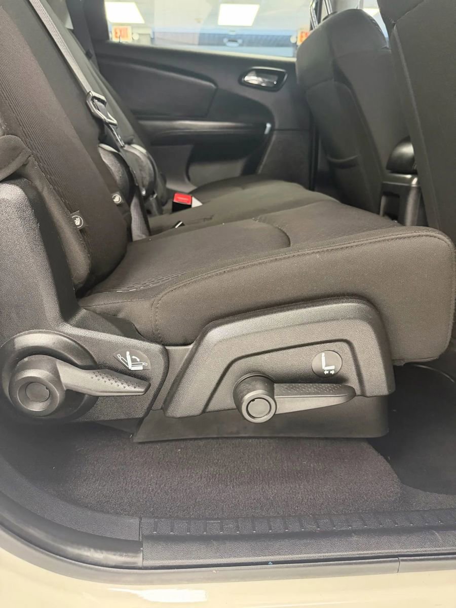 Used 2018 Dodge Journey SXT w/ Blacktop Package image 18