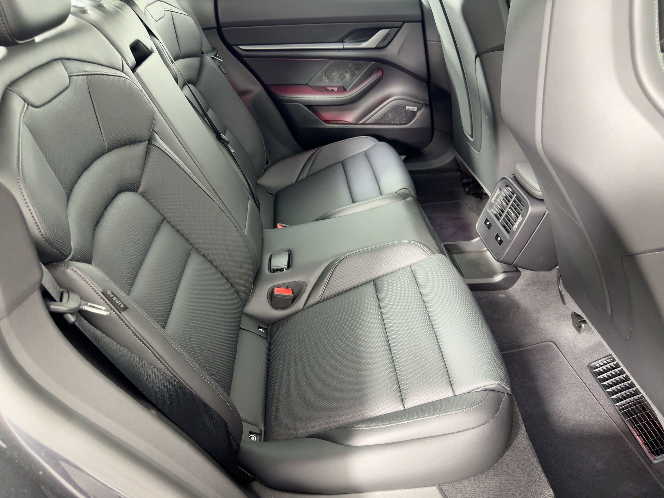 Used 2025 Porsche Taycan RWD image 29