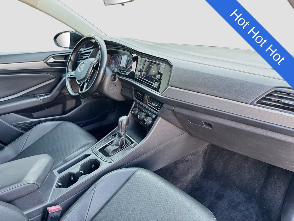 Used 2019 Volkswagen Jetta SE w/ Cold Weather Package FWD image 24