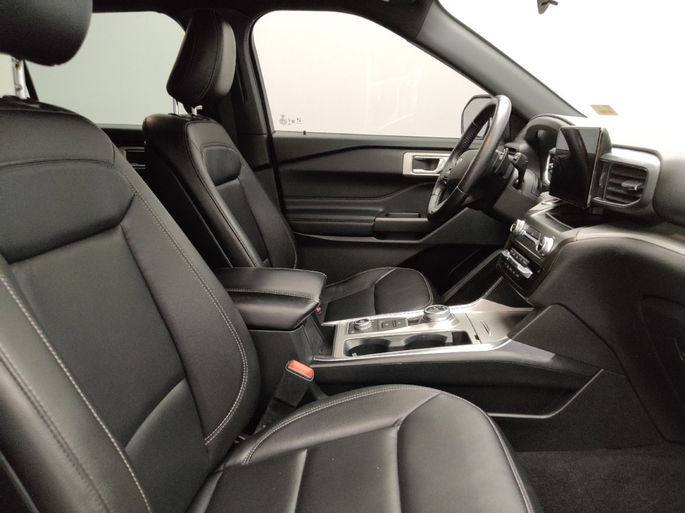 Used 2020 Ford Explorer XLT w/ Equipment Group 202A image 21