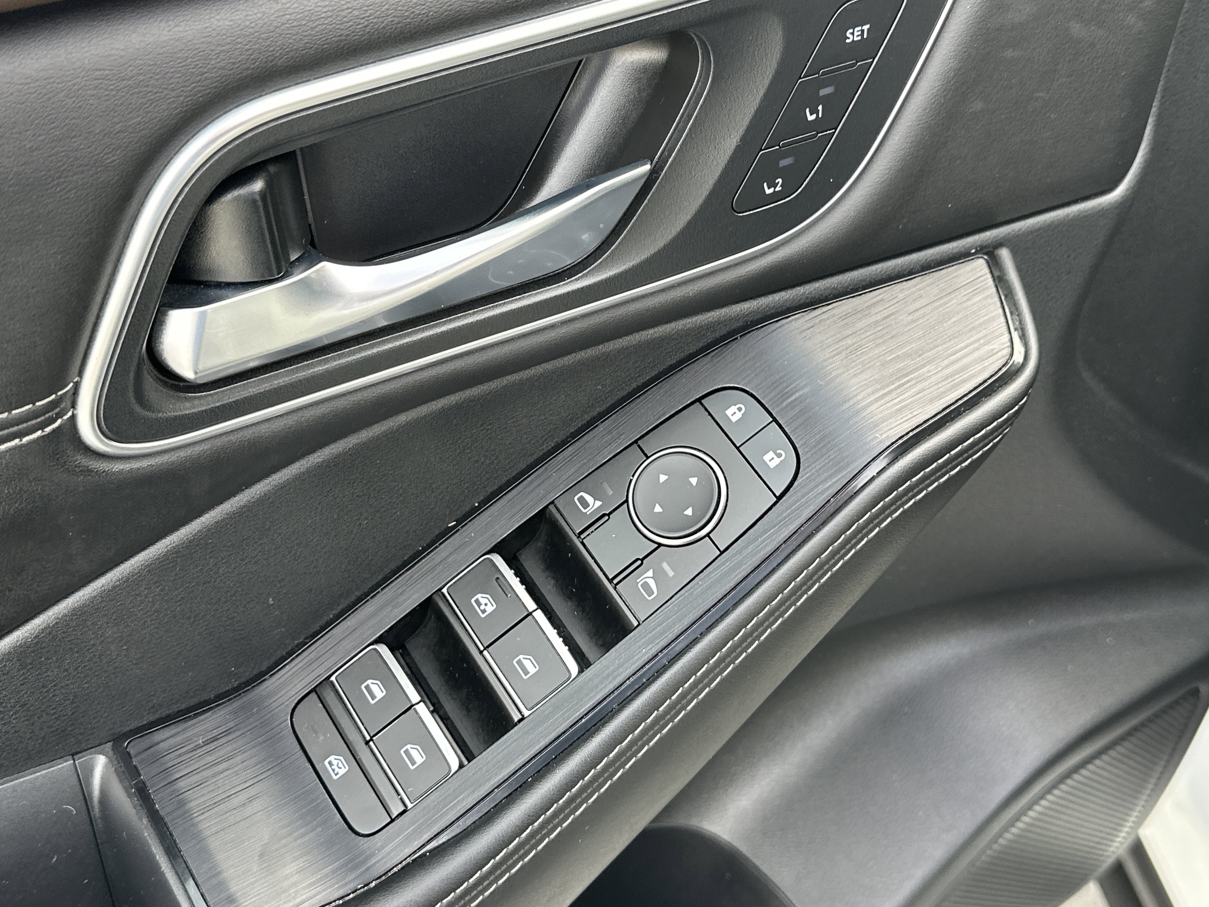 Used 2023 Nissan Rogue Platinum w/ Platinum Premium Package image 15