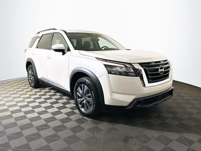 Used 2024 Nissan Pathfinder SV