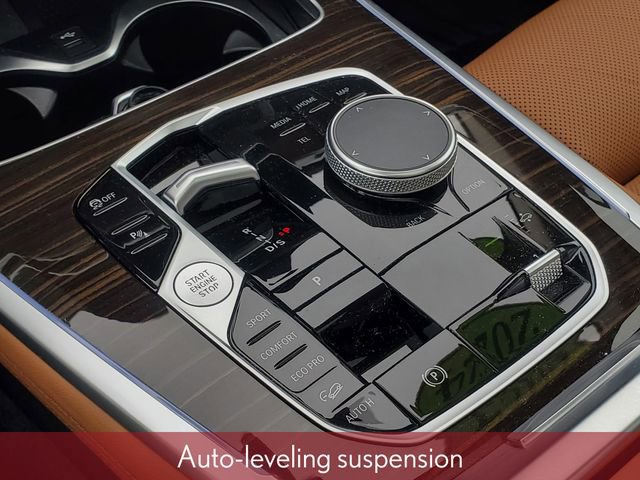 Used 2024 BMW X7 xDrive40i w/ Climate Comfort Package image 34