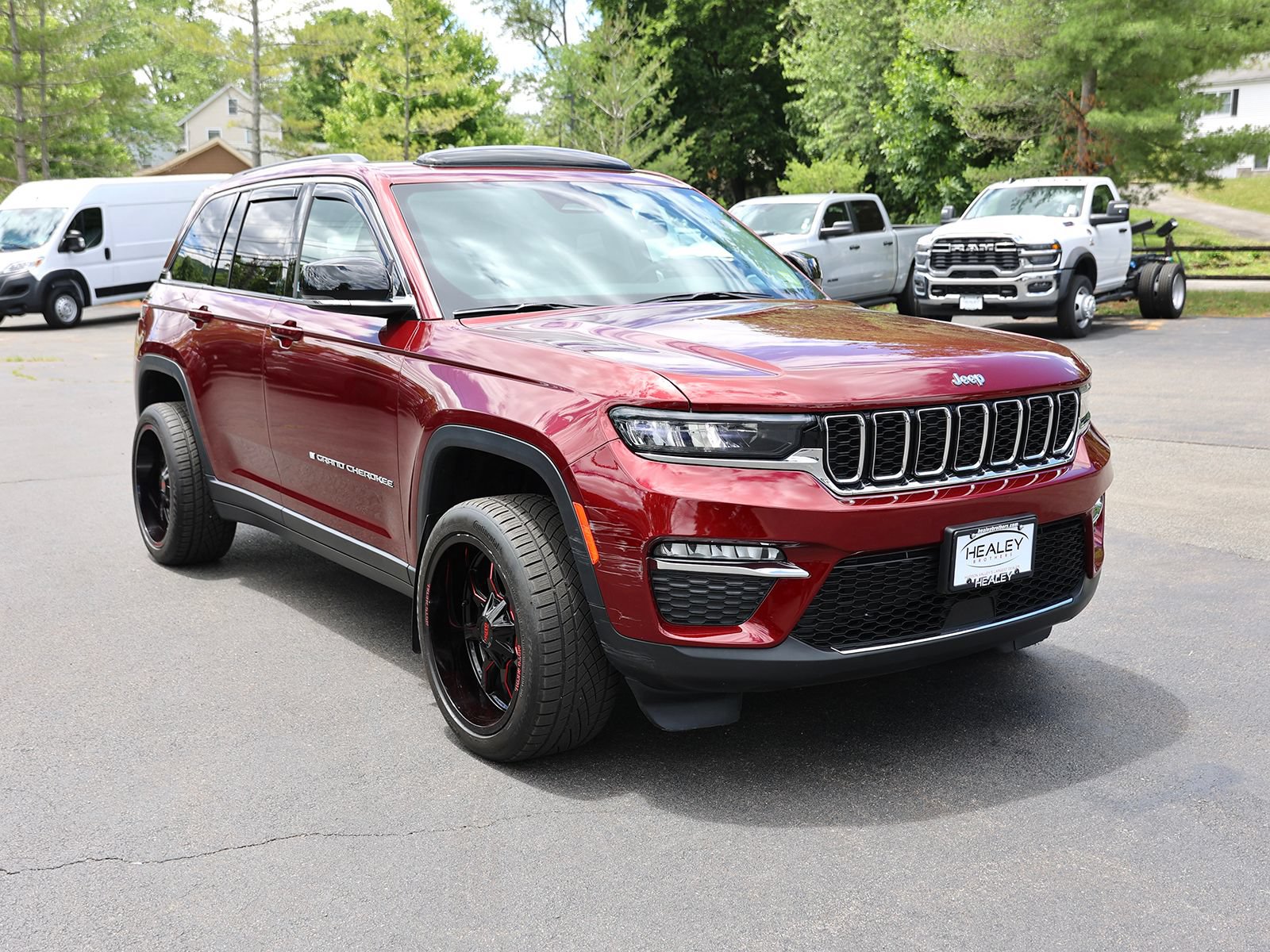 Used 2022 Jeep Grand Cherokee Limited AWD/4WD video 1