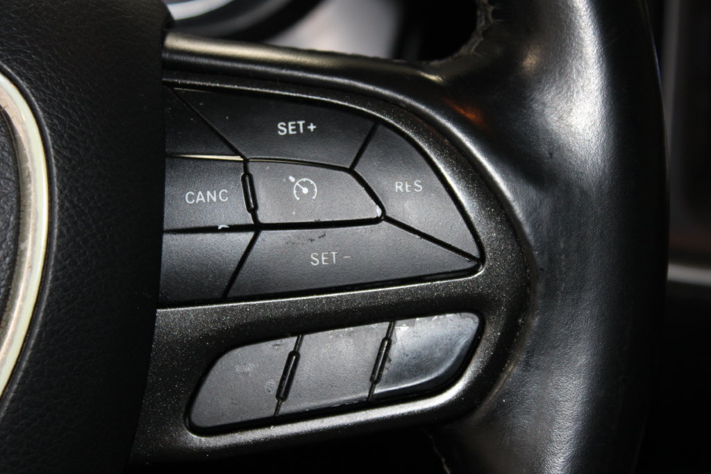 Used 2021 Dodge Challenger SXT RWD image 34