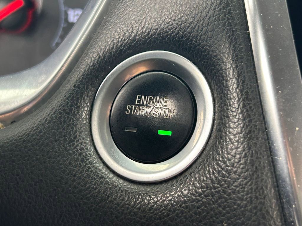Used 2019 Chevrolet Traverse LT FWD image 30