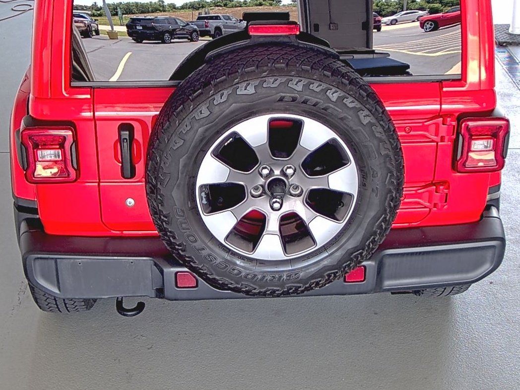 Used 2019 Jeep Wrangler Unlimited Sahara image 12