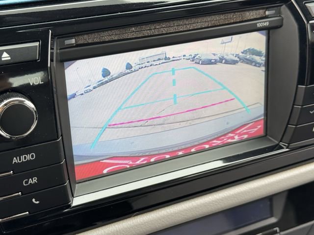 Used 2015 Toyota Corolla LE FWD image 18