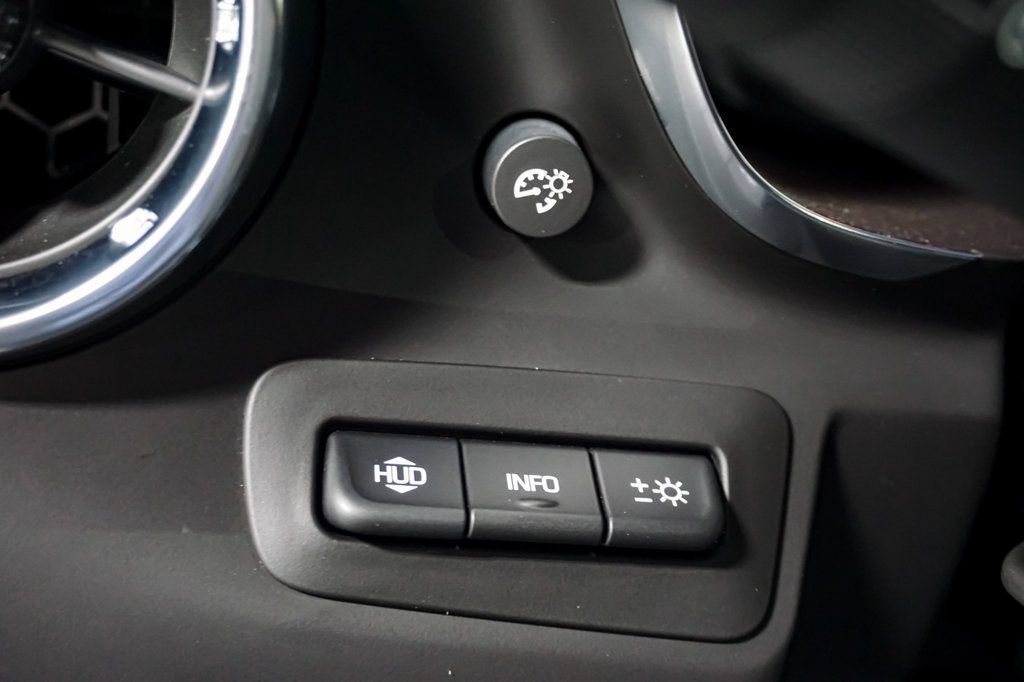 Used 2020 Chevrolet Camaro ZL1 image 60