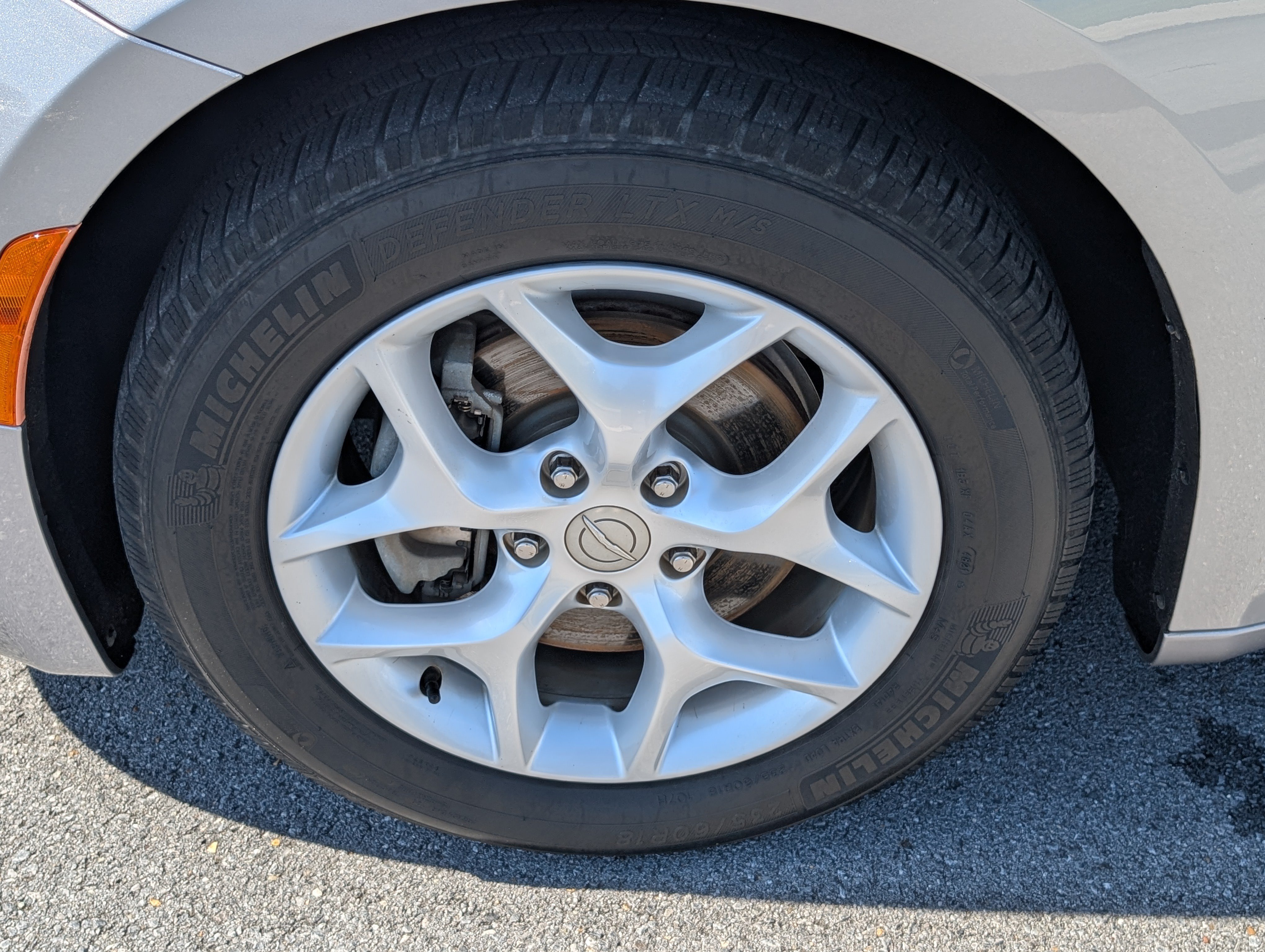 Used 2018 Chrysler Pacifica Touring-L Plus w/ Tire & Wheel Group FWD image 26
