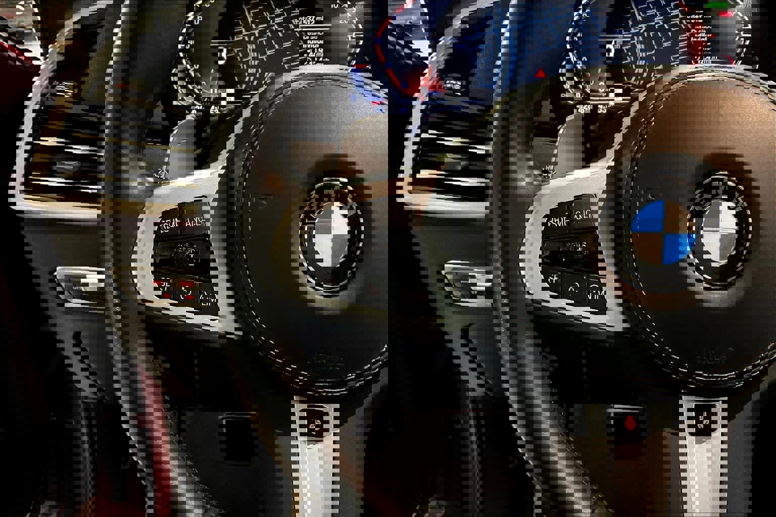 Used 2023 BMW X6 xDrive40i w/ Executive Package image 44