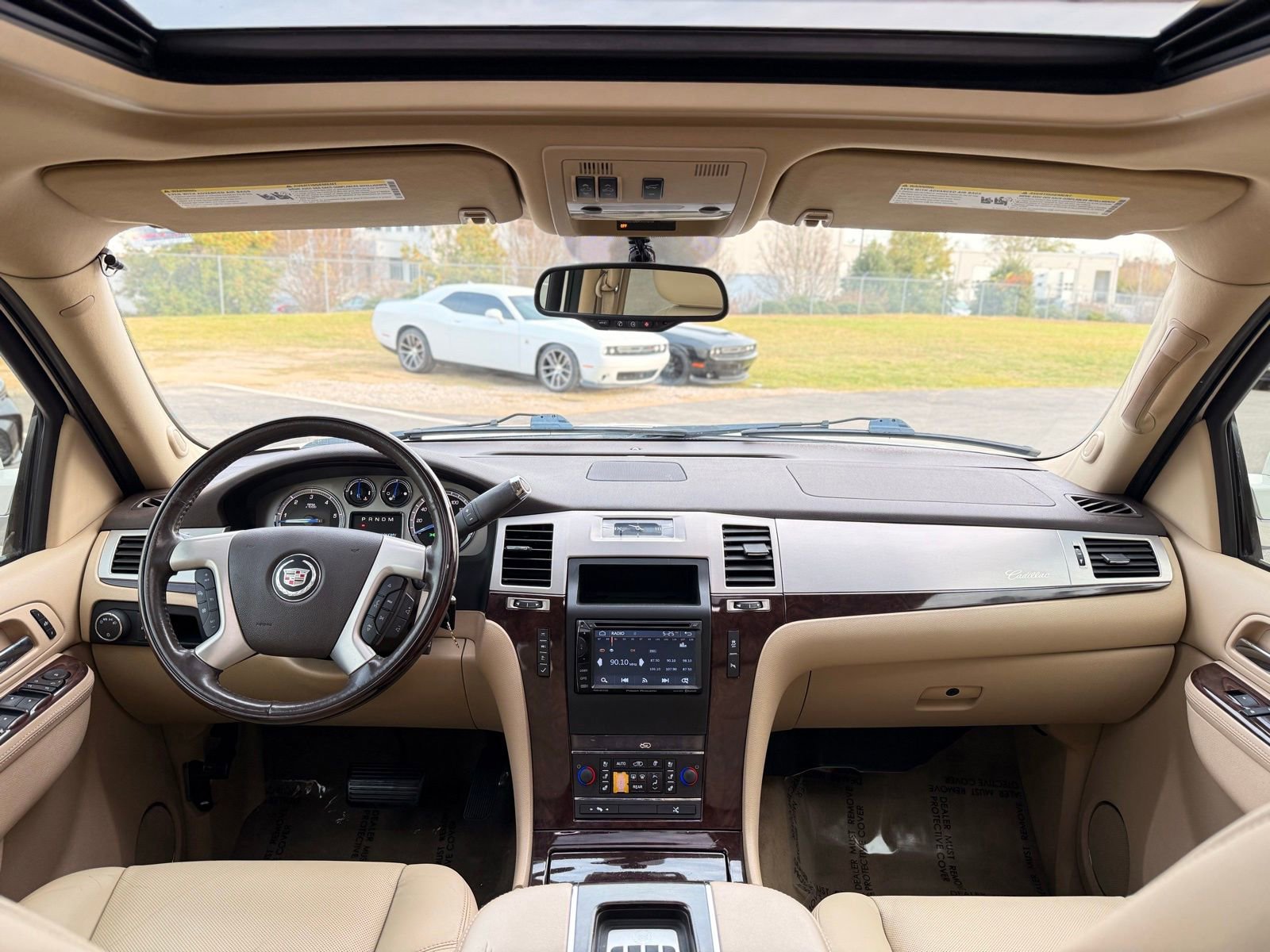 Used 2012 Cadillac Escalade ESV Luxury image 31