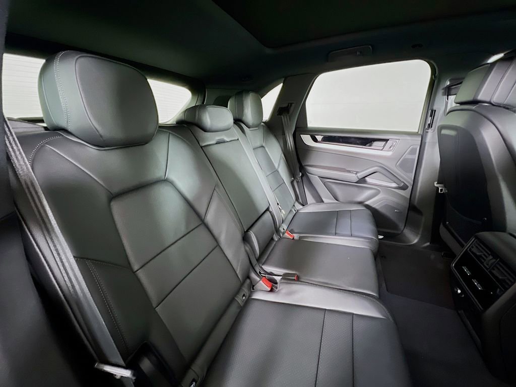 New 2026 Porsche Cayenne image 29