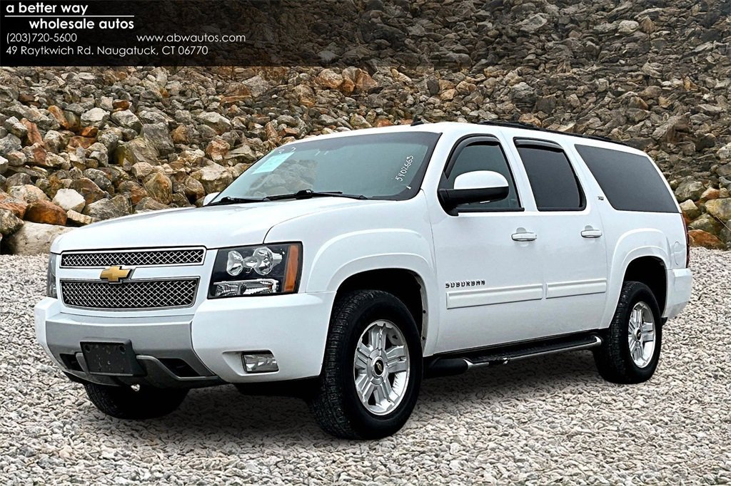 Used 2013 Chevrolet Suburban LT image 1