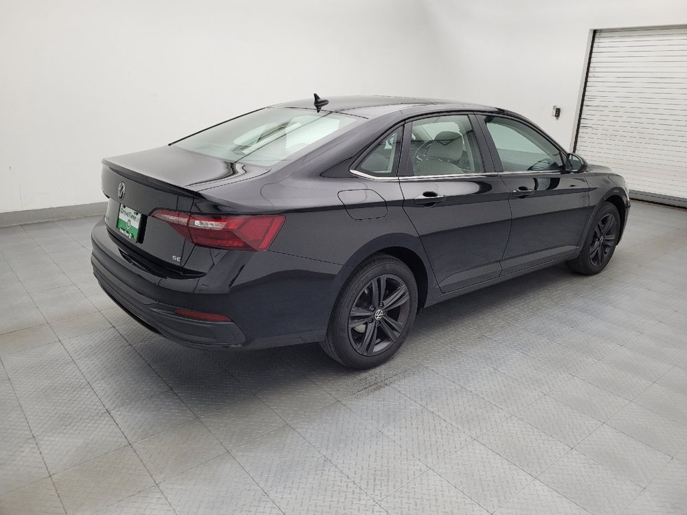 Used 2024 Volkswagen Jetta SE FWD image 10