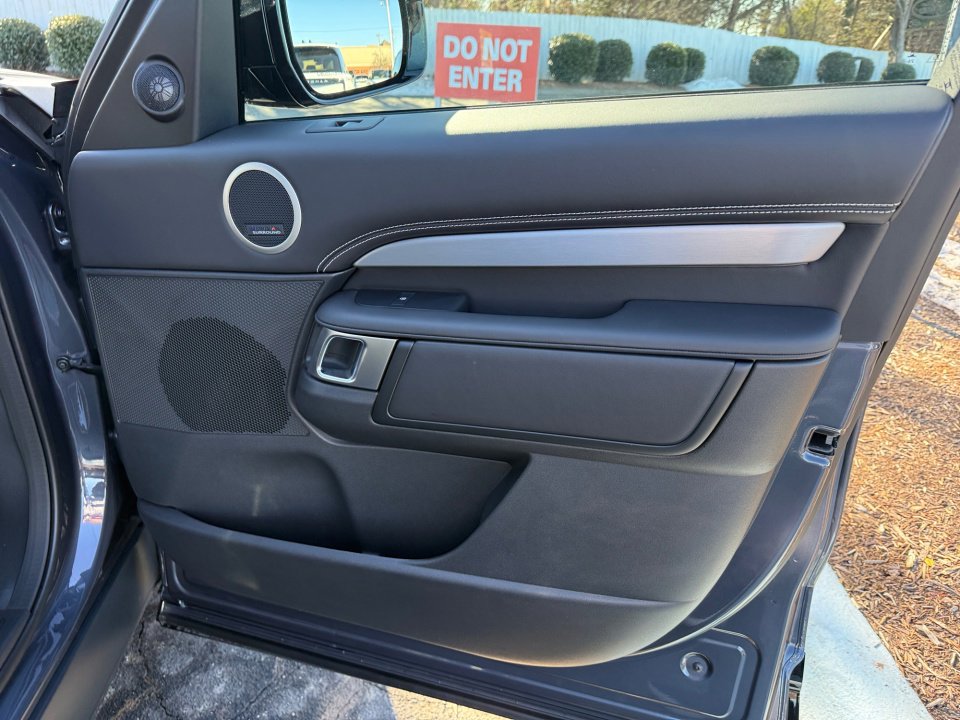 New 2026 Land Rover Discovery Limited Edition AWD/4WD image 28