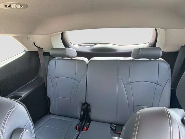 Used 2021 Buick Enclave Essence AWD/4WD image 17