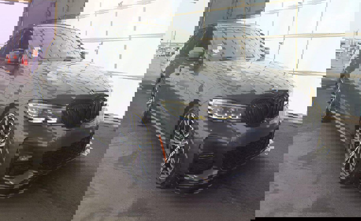 Used 2021 BMW 330i Sedan w/ M Sport Package image 9