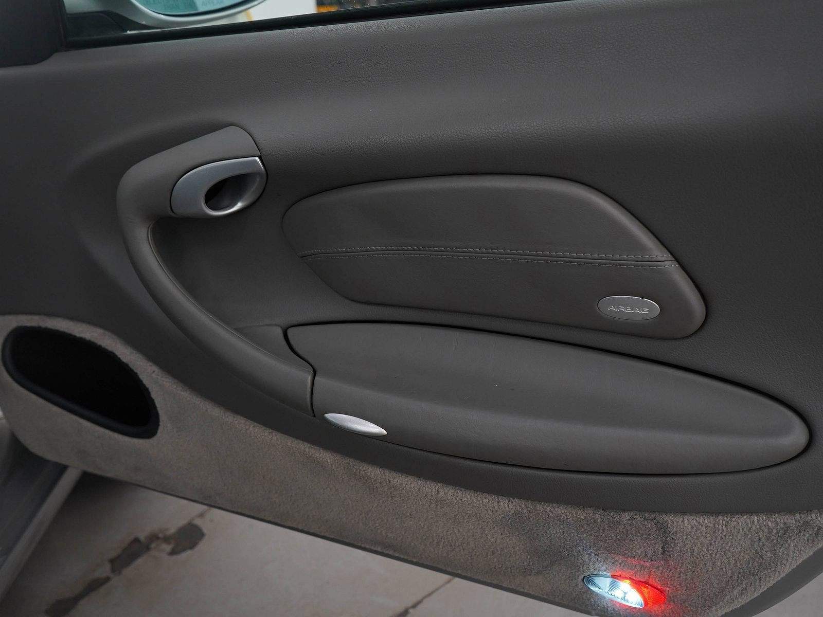 Used 2003 Porsche 911 Carrera image 9