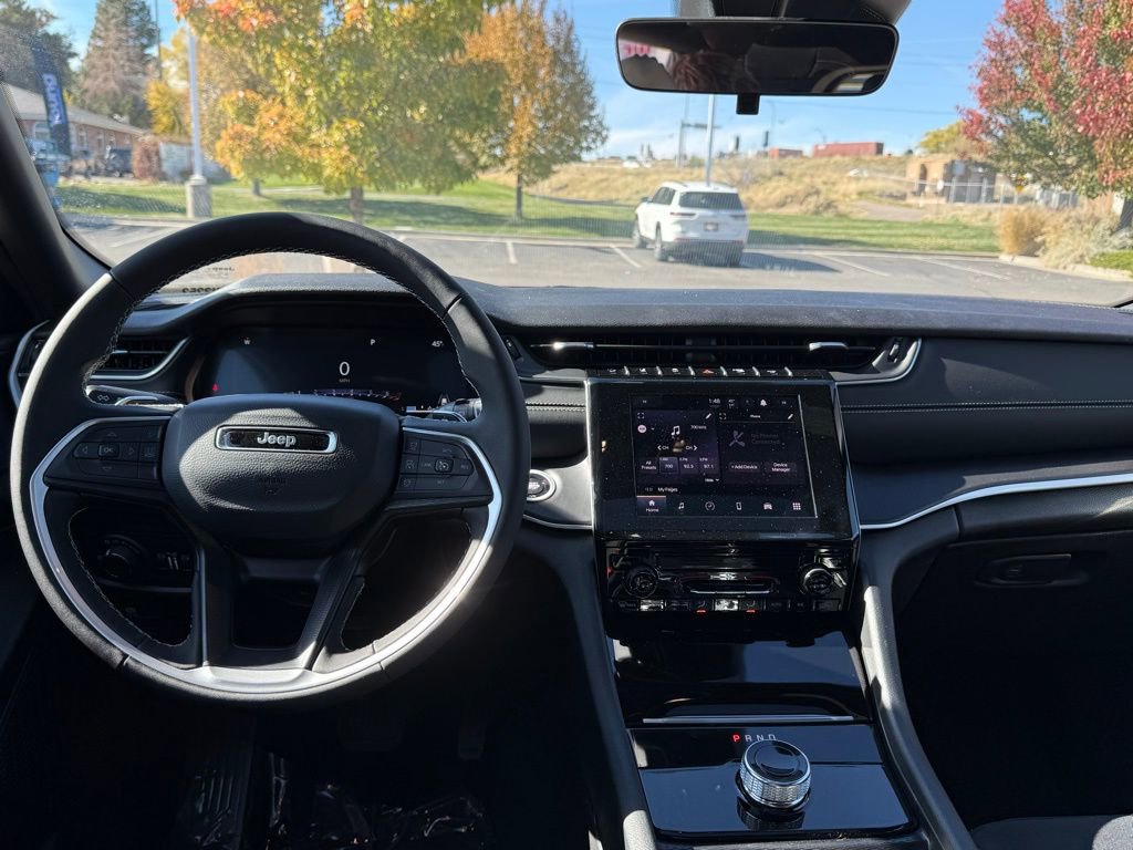 New 2025 Jeep Grand Cherokee L Laredo w/ Trailer Tow Package image 29