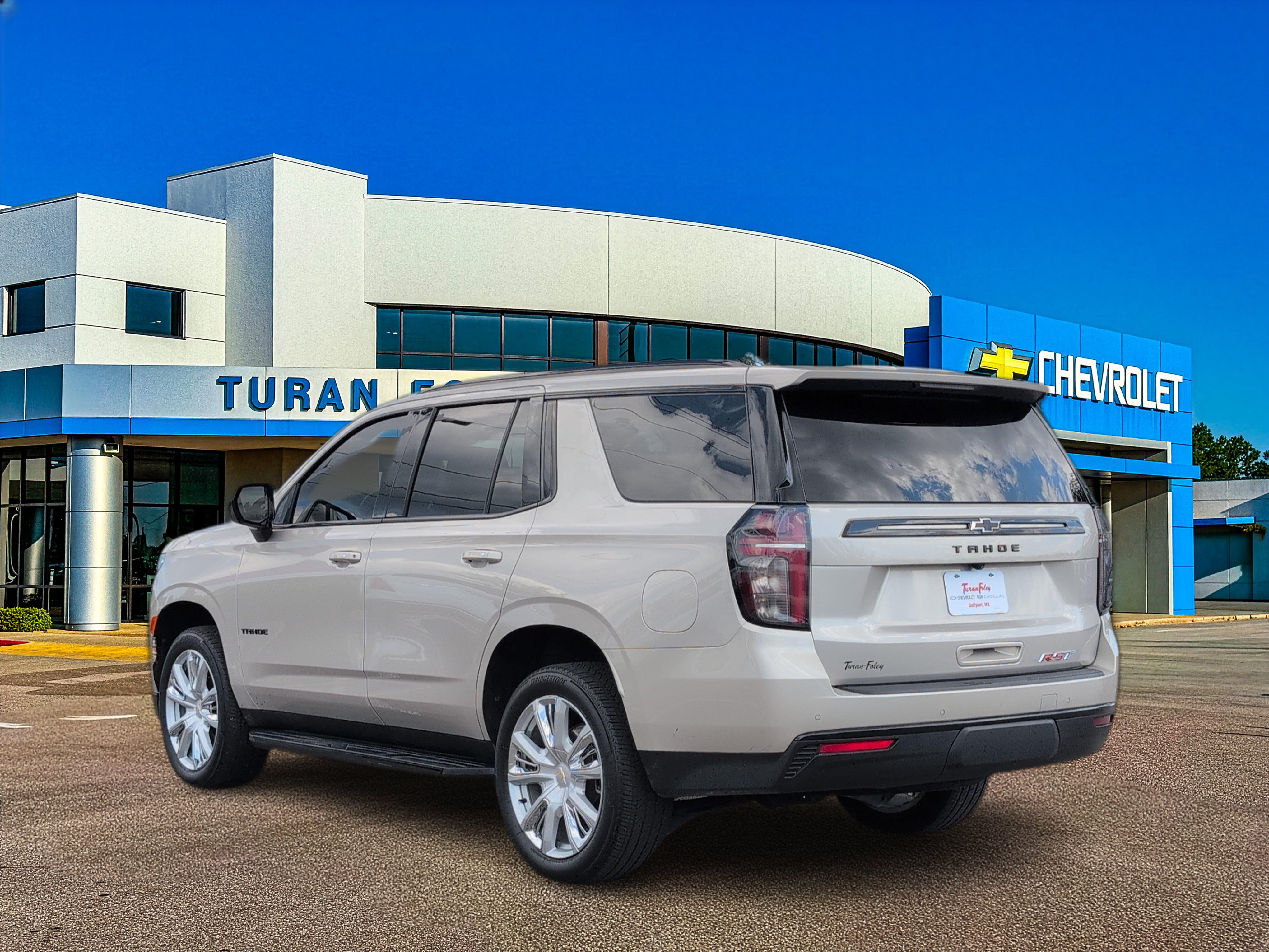 Used 2024 Chevrolet Tahoe RST RWD image 3