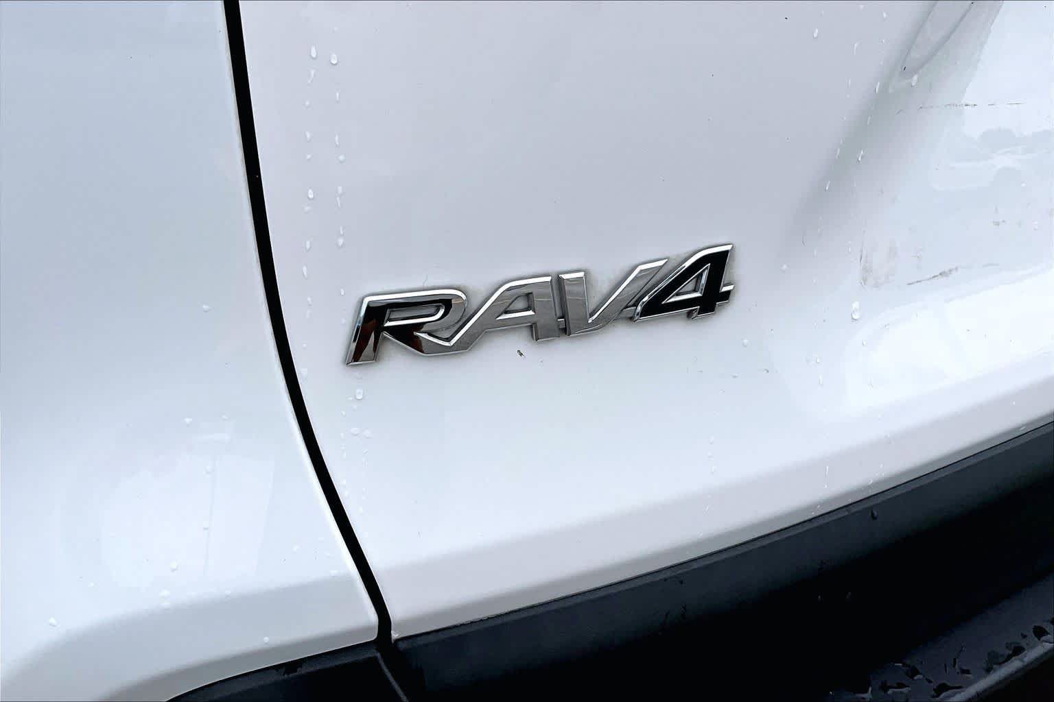 Used 2023 Toyota RAV4 XLE w/ Convenience Package FWD image 31