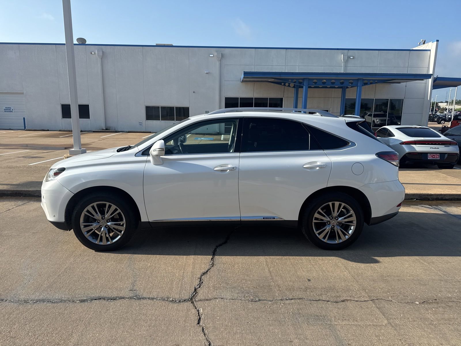 Used 2013 Lexus RX 450h AWD w/ Navigation Pkg image 4