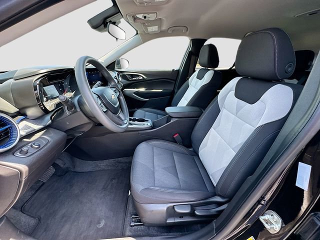 Used 2025 Chevrolet Trax LS FWD image 19