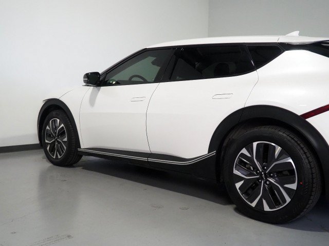 Used 2024 Kia EV6 Light Long Range RWD image 52