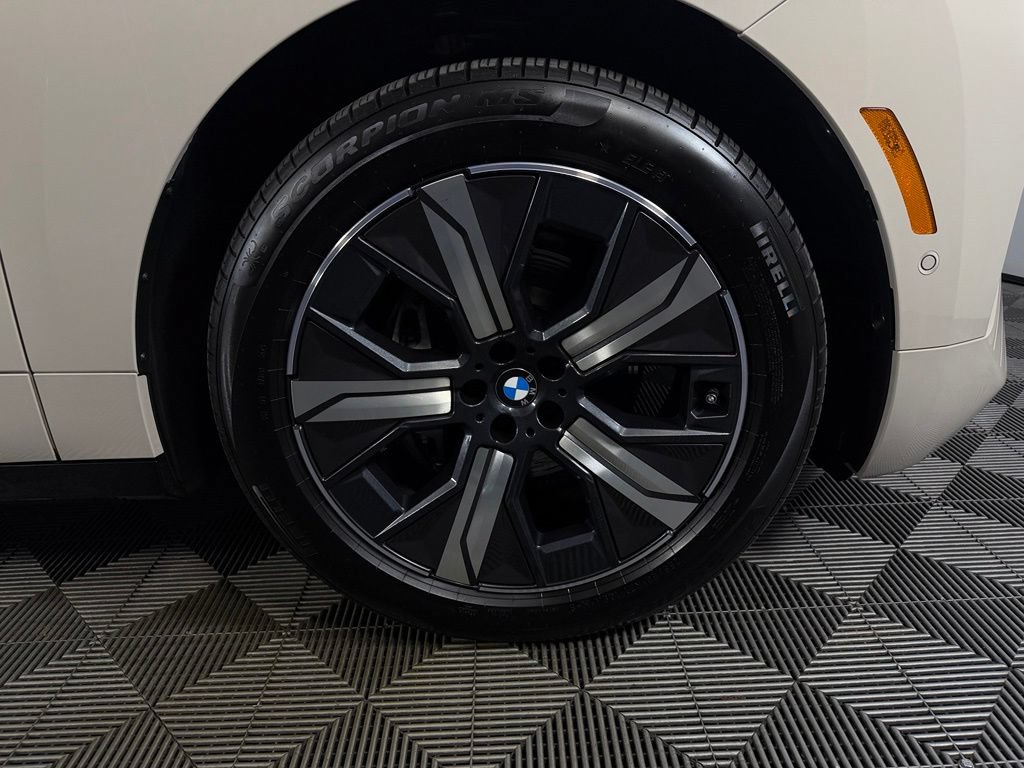 Used 2026 BMW iX xDrive45 AWD/4WD image 11