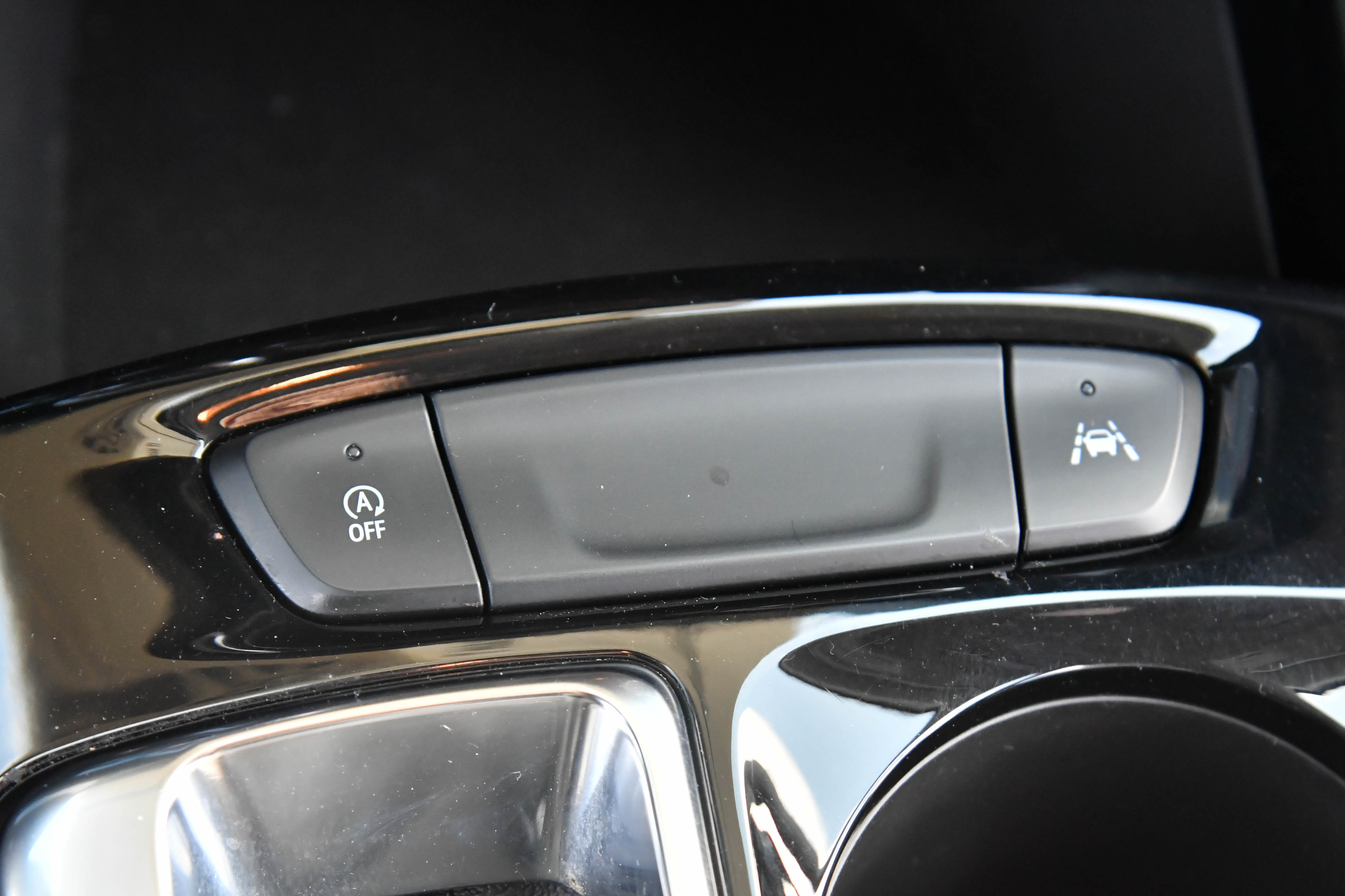 Used 2025 Chevrolet Trax ACTIV w/ Driver Confidence Package image 24