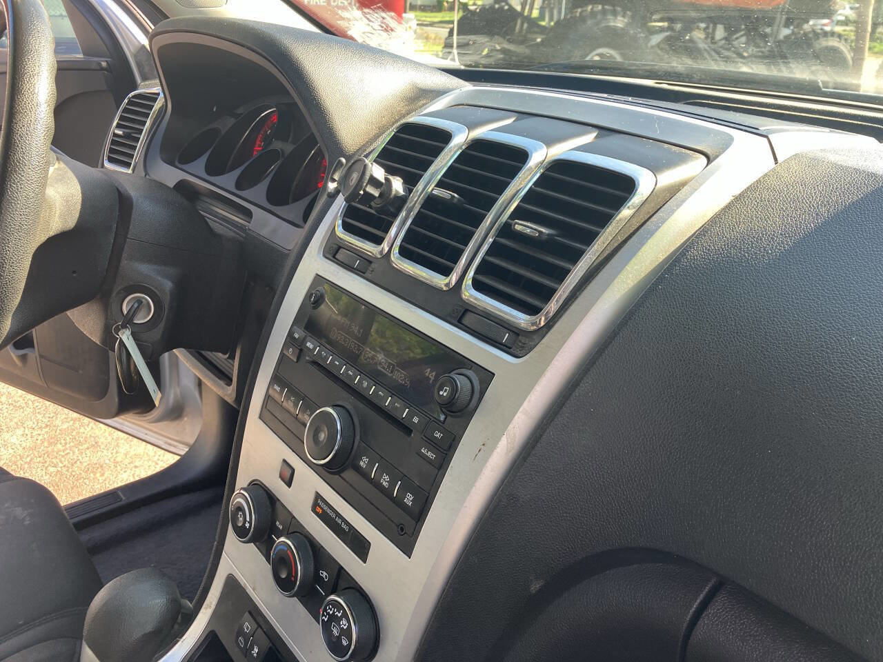 Used 2010 GMC Acadia SL image 35