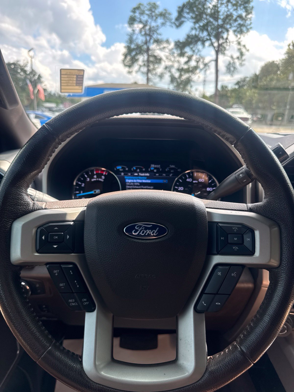 Used 2022 Ford F350 King Ranch w/ King Ranch Ultimate Package AWD/4WD image 29
