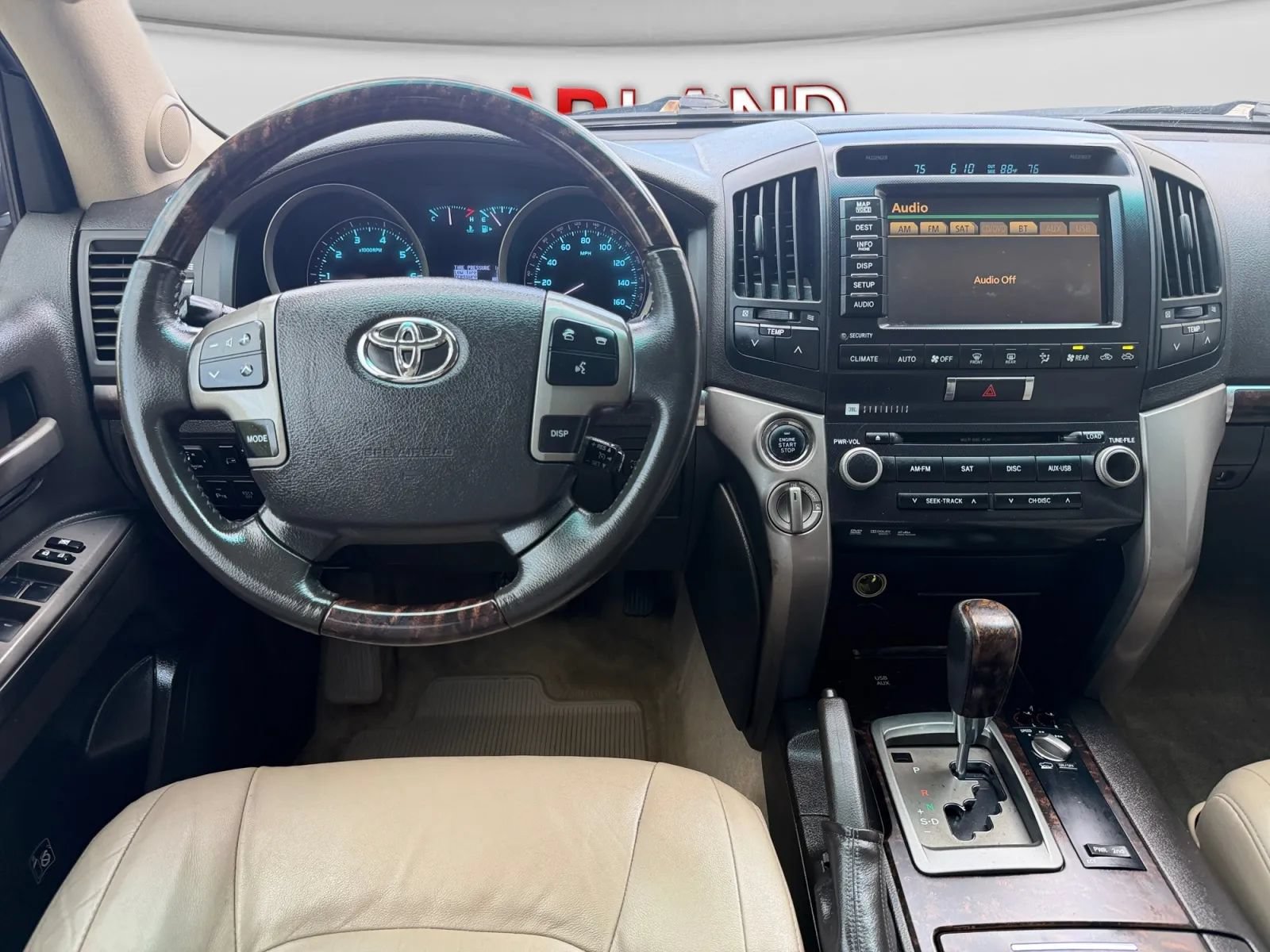 Used 2011 Toyota Land Cruiser AWD/4WD image 25