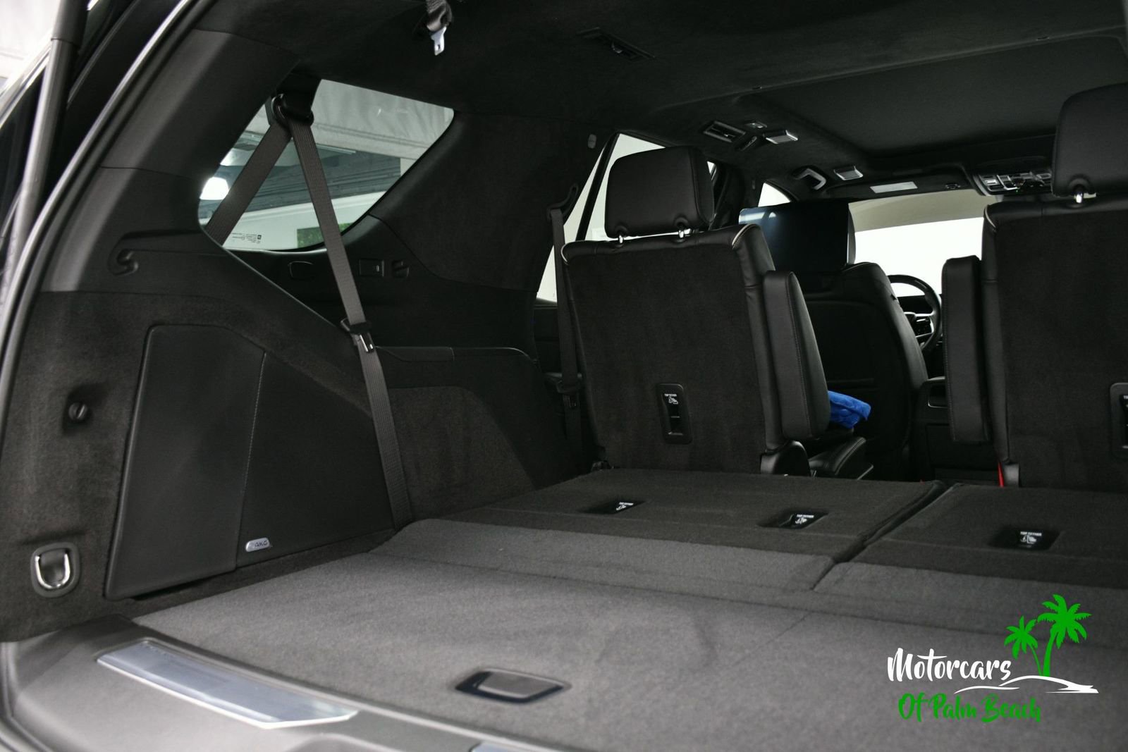 Used 2026 Cadillac Escalade V w/ LPO, ONYX Package image 12