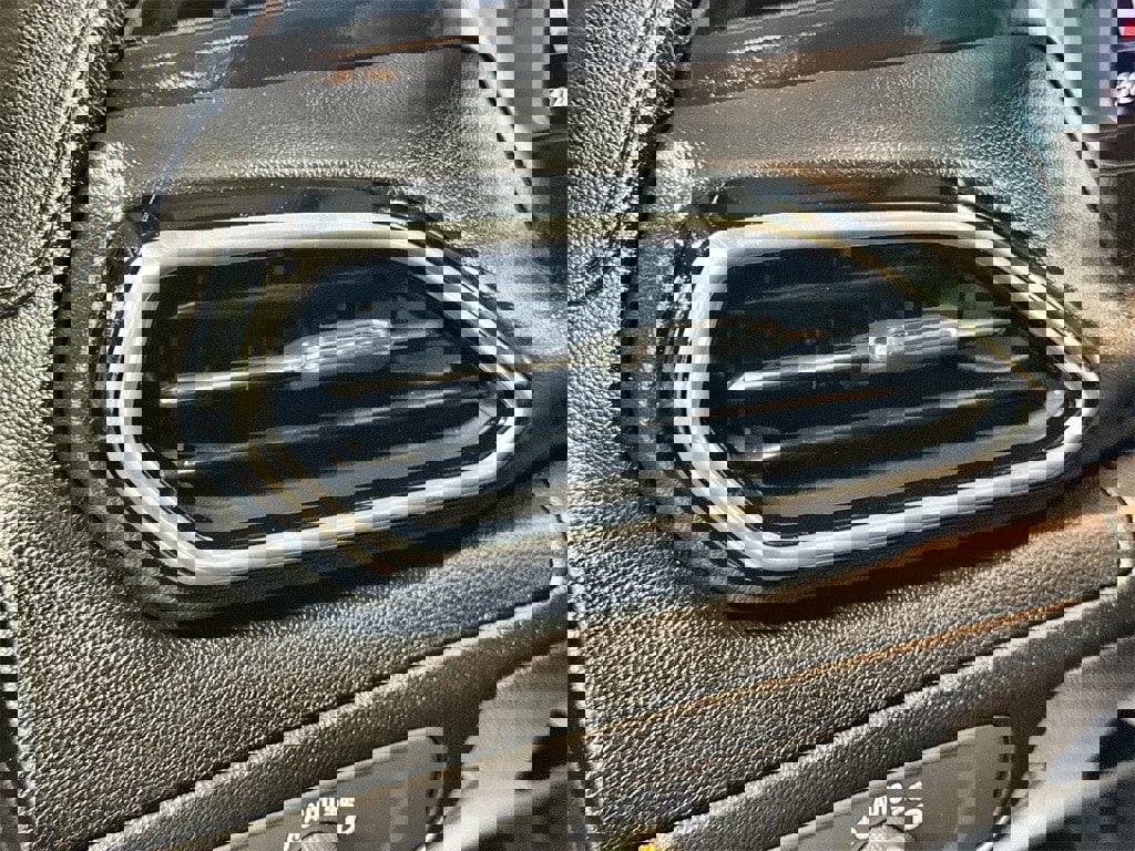 Used 2022 Chevrolet Bolt EUV LT w/ Comfort Package image 15