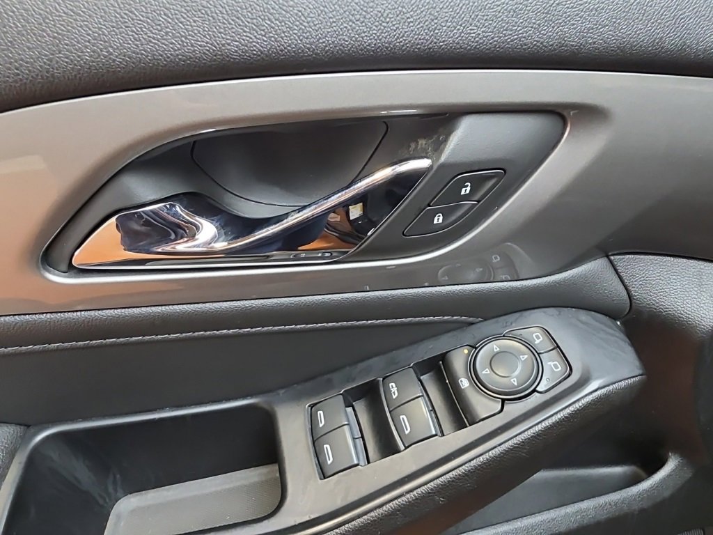 Used 2023 Chevrolet Traverse LT image 26