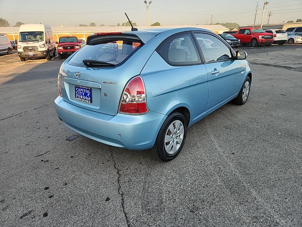 Used 2010 Hyundai Accent GS w/ Premium Pkg 3 FWD image 6