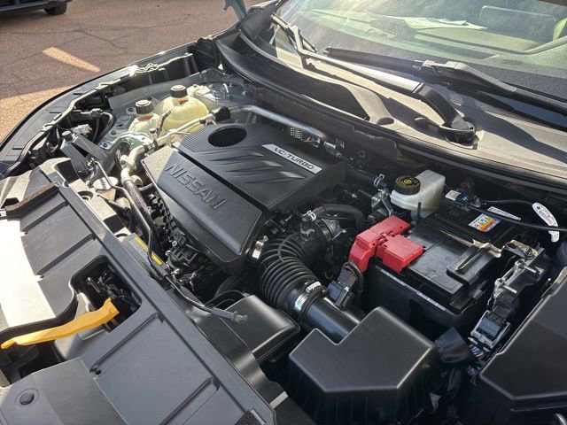 Used 2023 Nissan Rogue SV w/ SV Premium B Package image 16