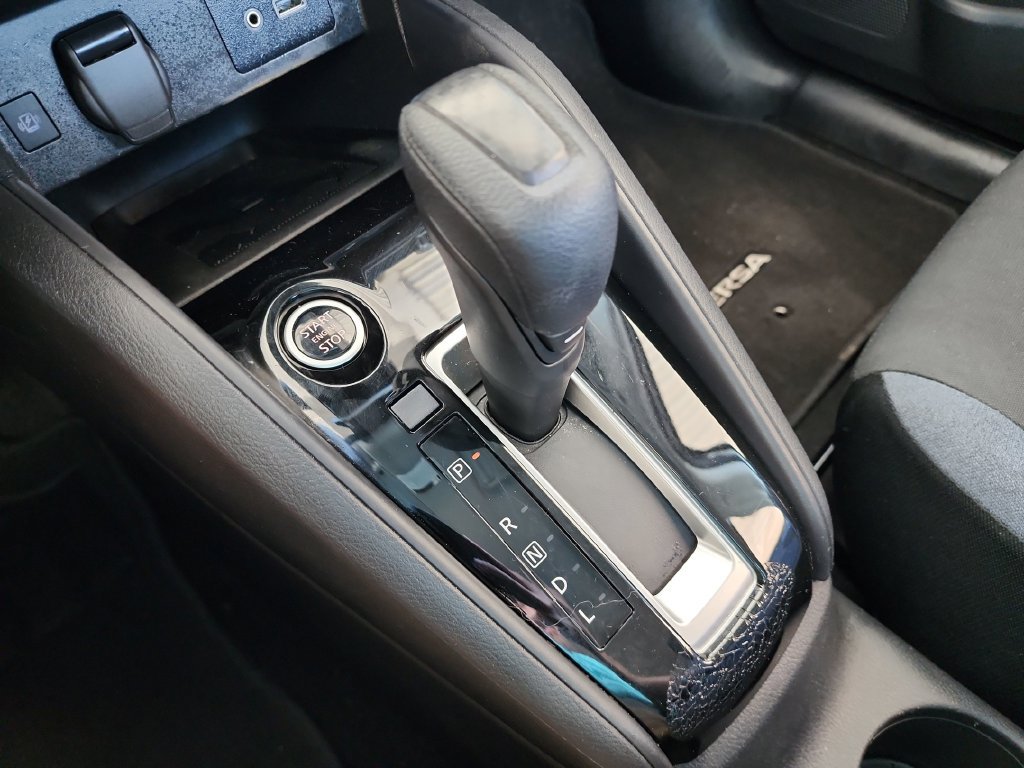 Used 2024 Nissan Versa SV FWD image 29