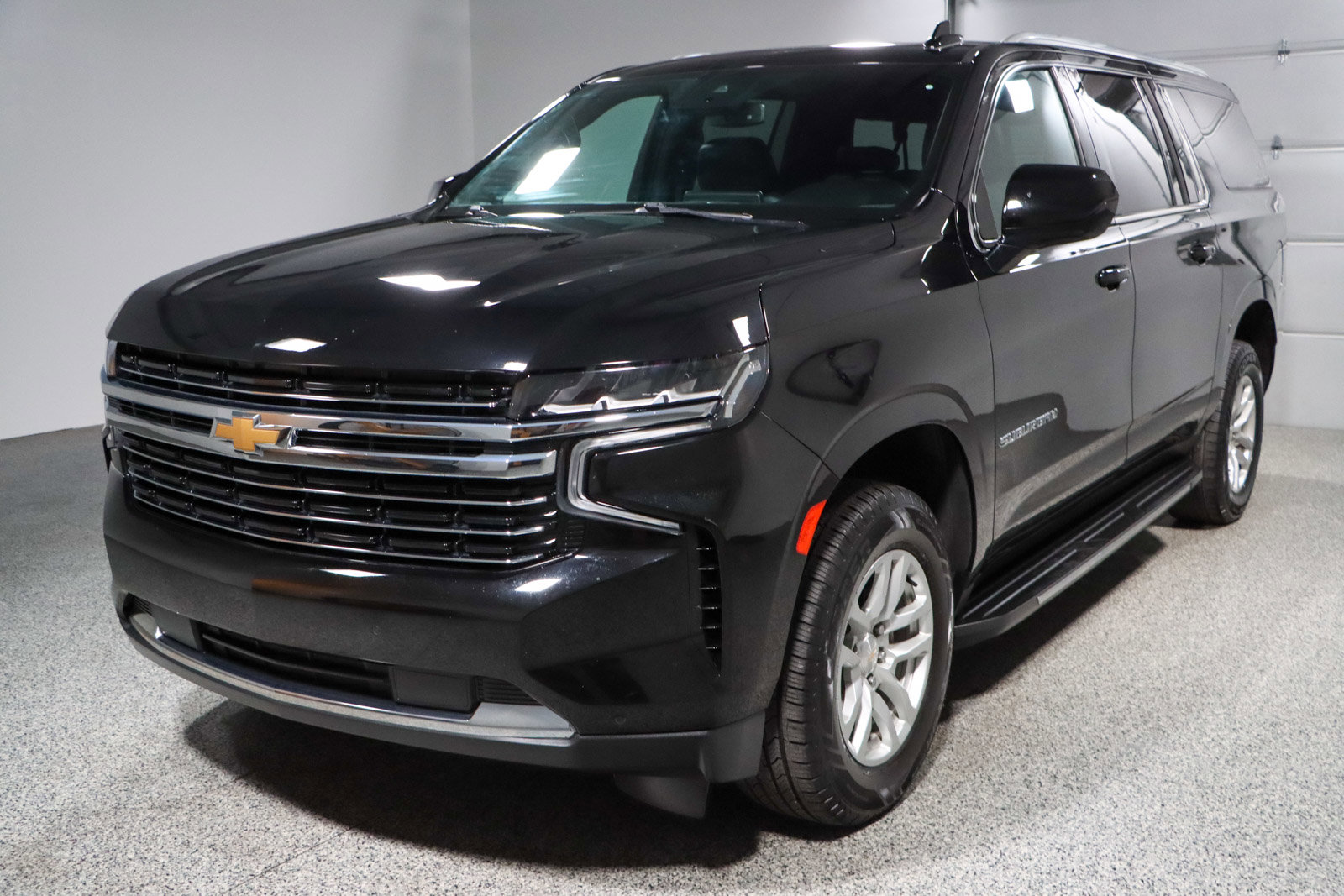 Used 2023 Chevrolet Suburban LT image 36