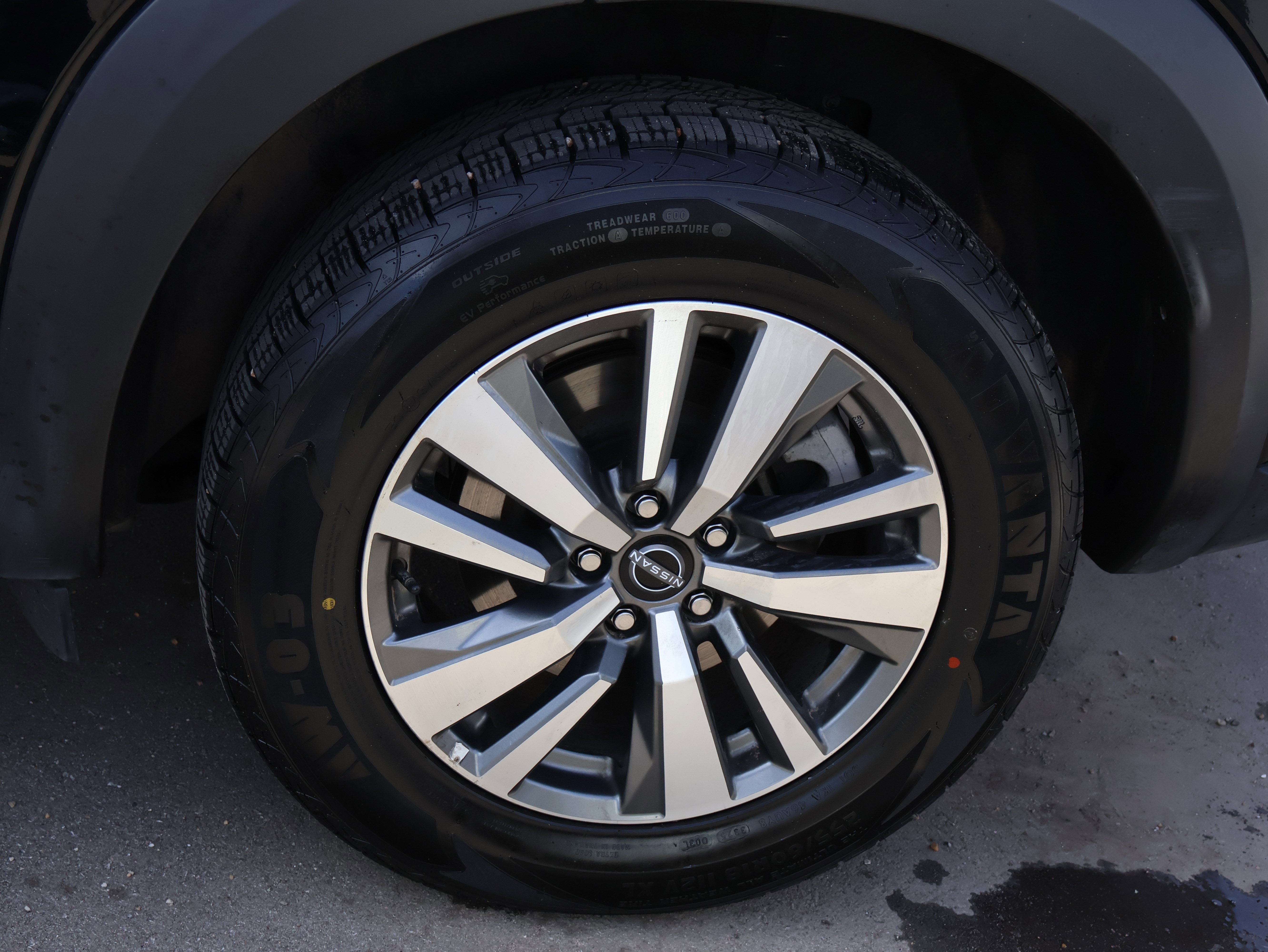 Used 2025 Nissan Pathfinder SL image 42