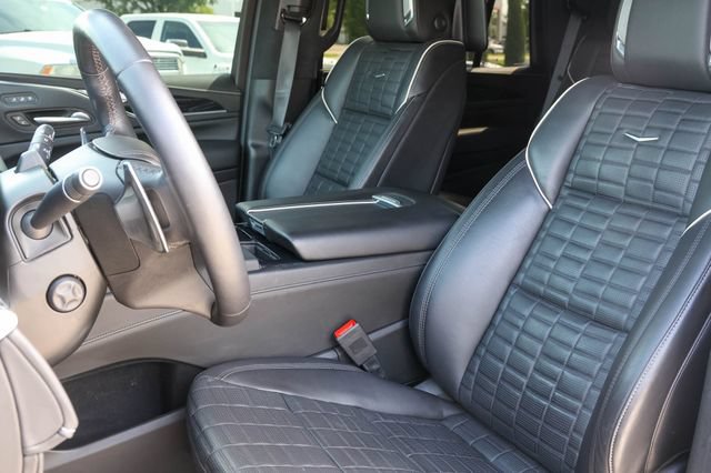 Used 2023 Cadillac Escalade V w/ LPO, ONYX Package AWD/4WD image 17