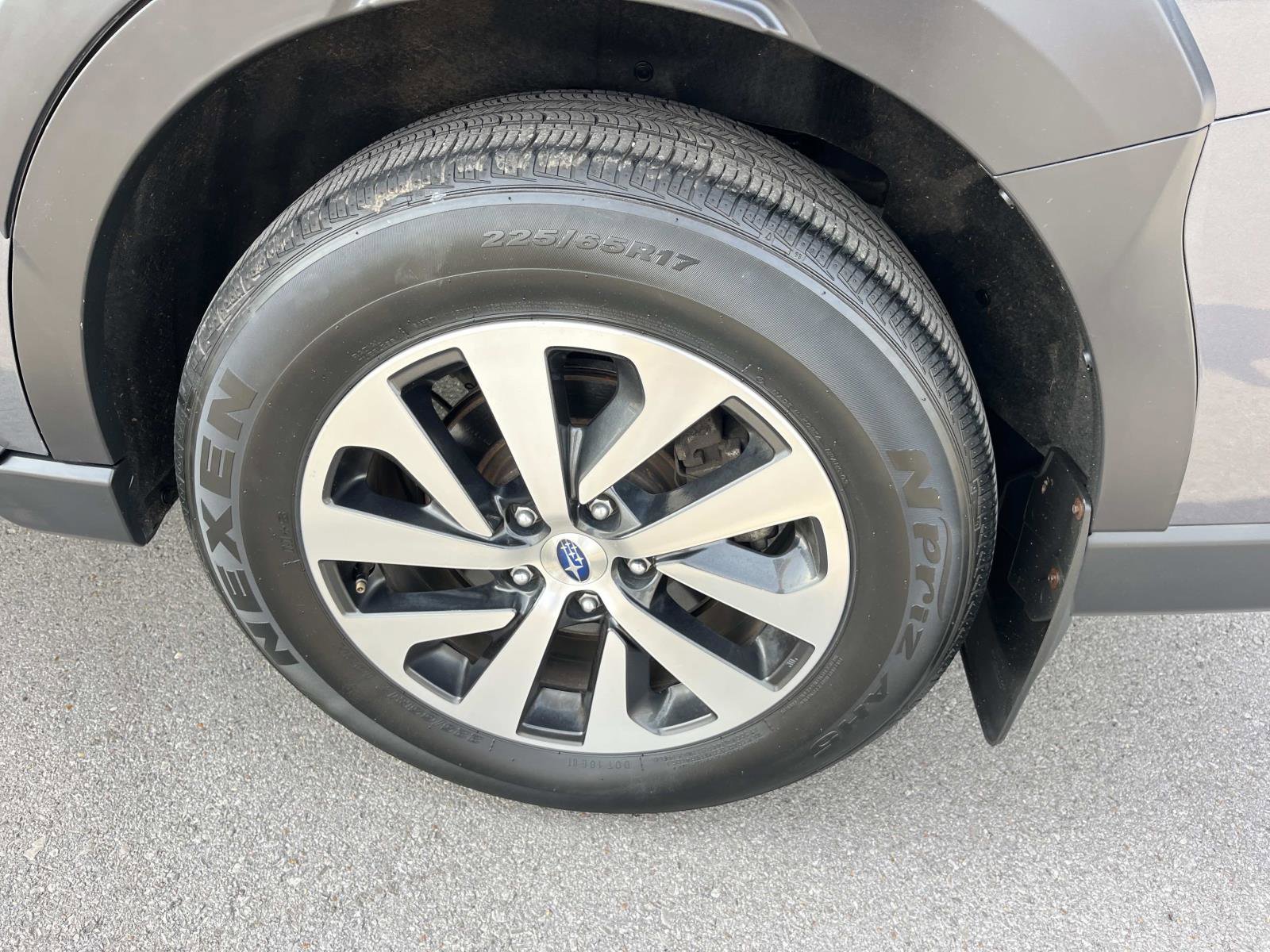 Used 2024 Subaru Outback Premium image 11