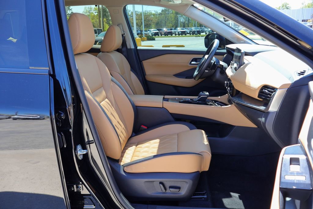 Used 2023 Nissan Rogue Platinum image 8